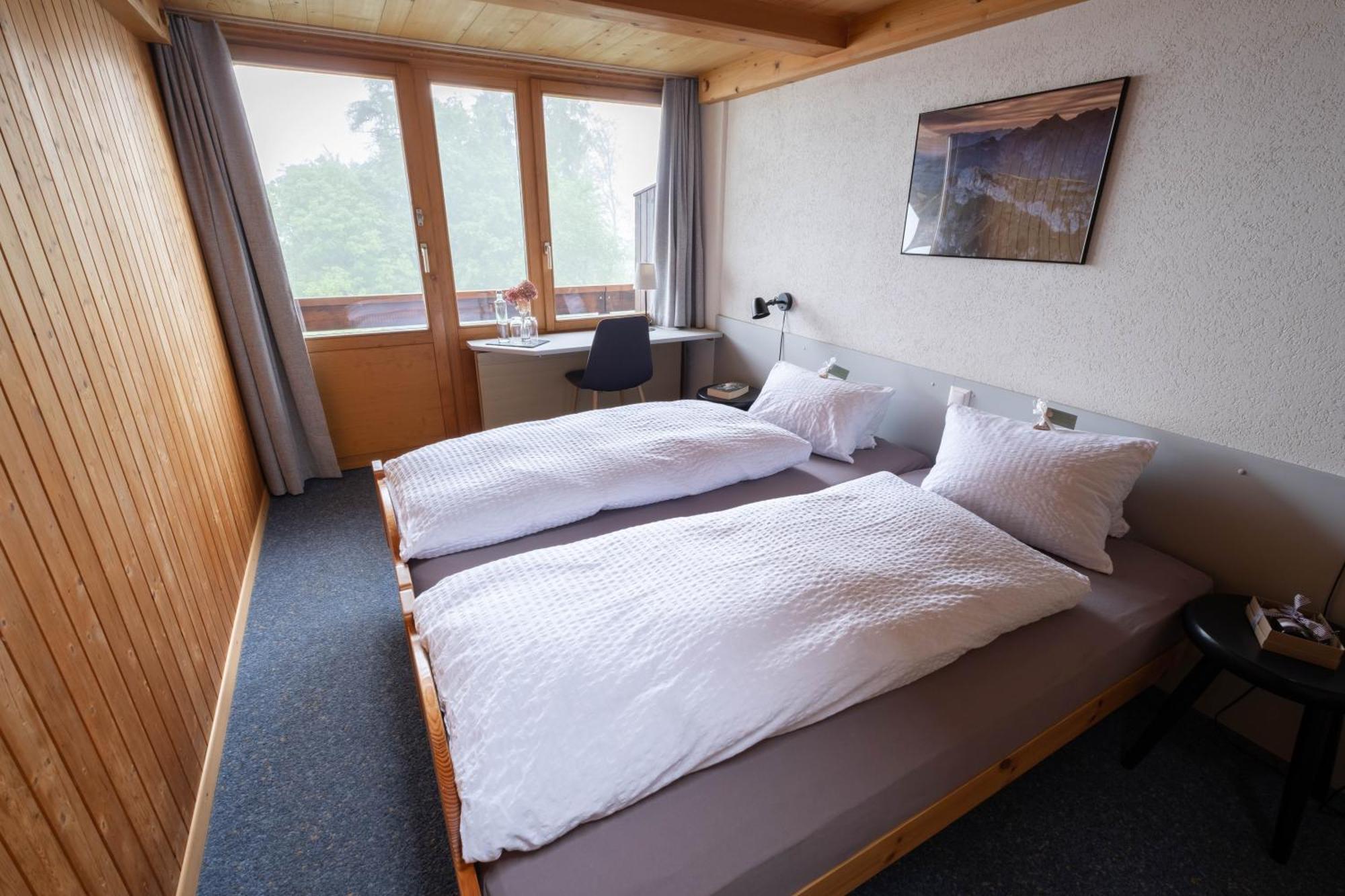 Auszeit-Hotel Z Aeschiried Aeschi Bei Spiez Room photo