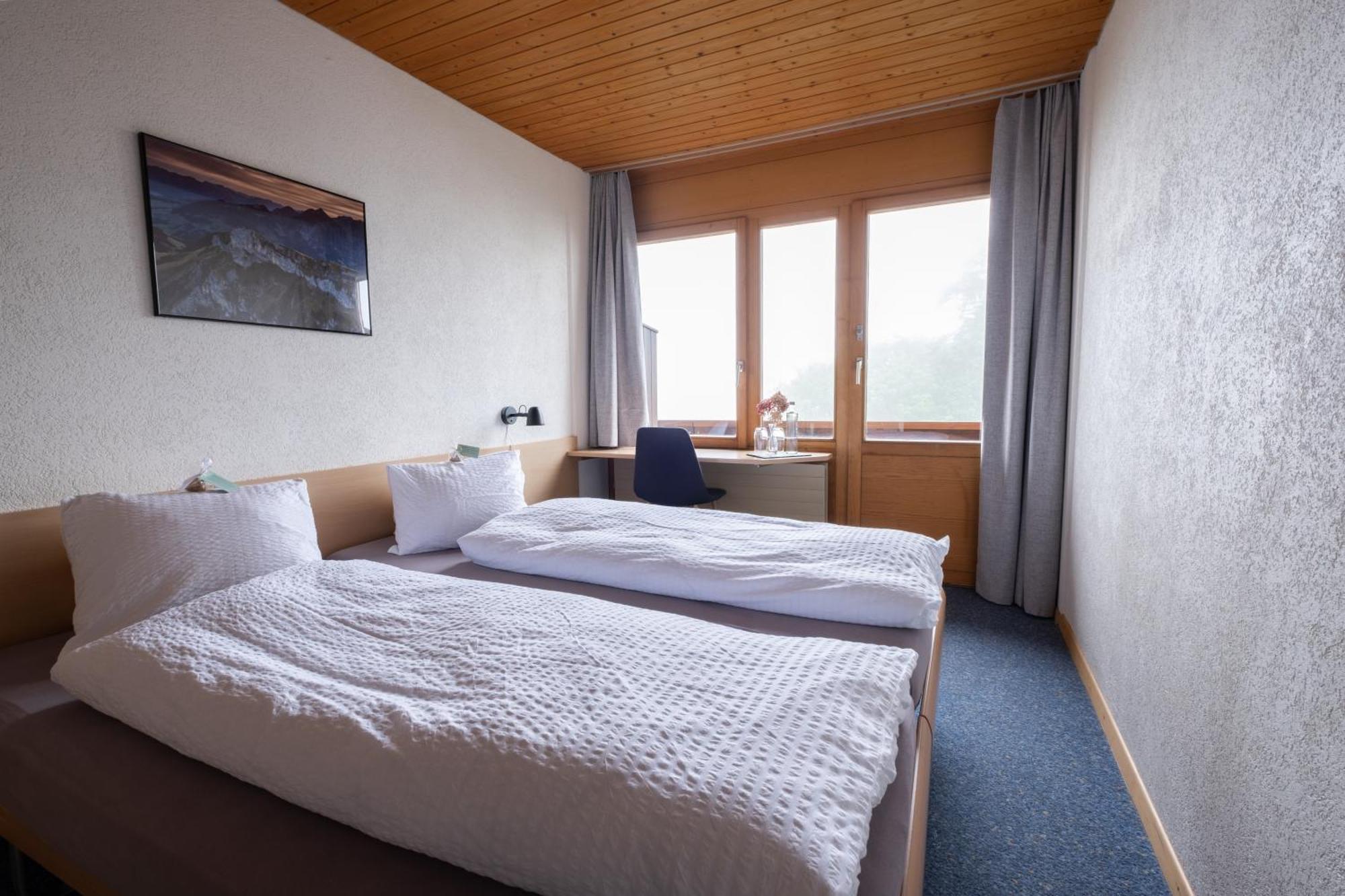 Auszeit-Hotel Z Aeschiried Aeschi Bei Spiez Room photo